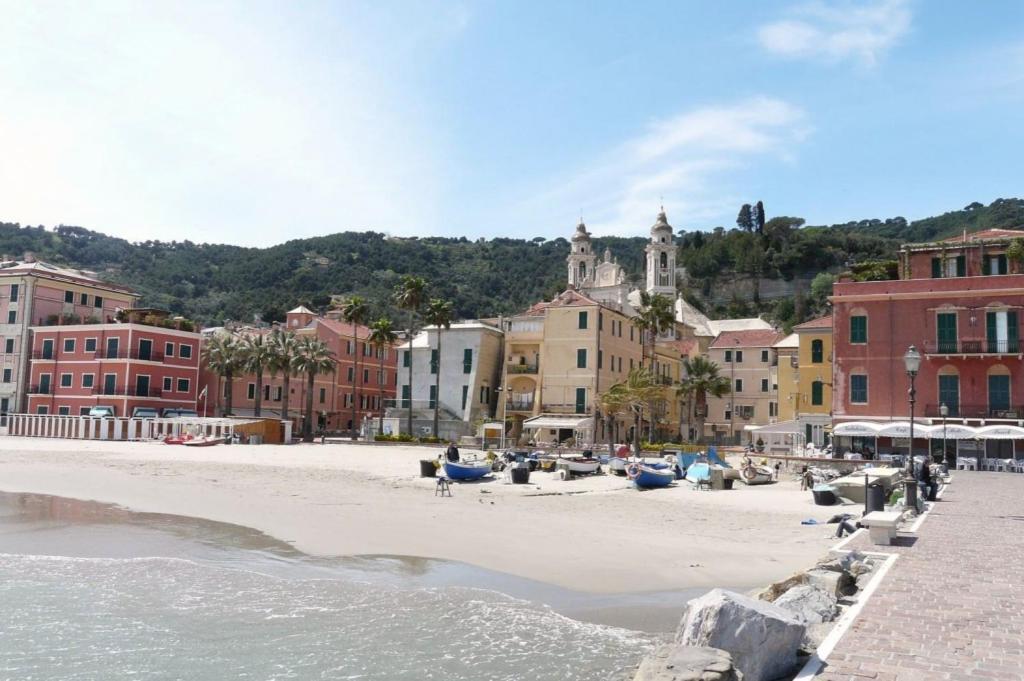 Casarinolaurino Valle Del Golfo Healthy Air Above The Sea Uscio Exterior foto